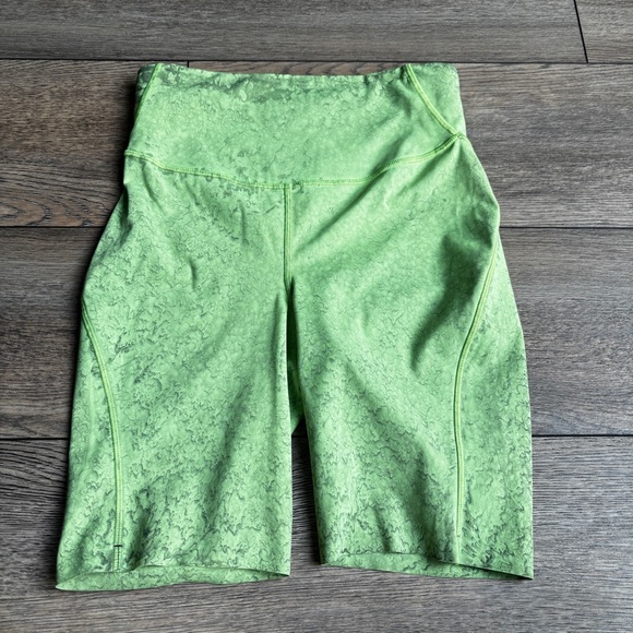 Lululemon Base Pace High Rise Biker Shorts 8” Green Sz 4 W7CFOS - Picture 1 of 13